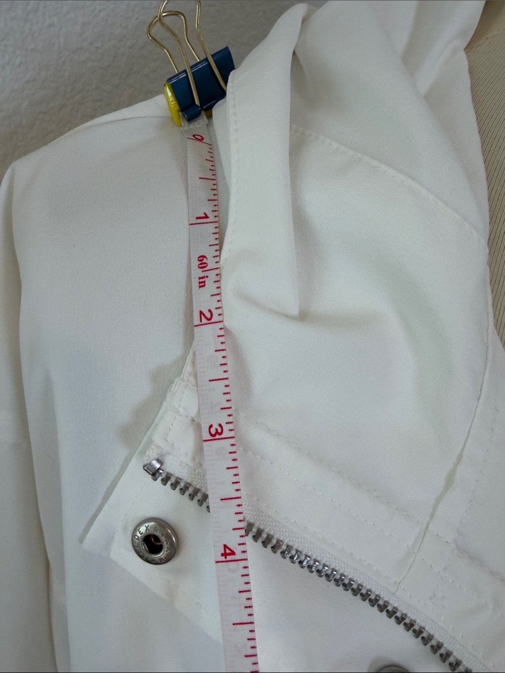 GU White Hooded Jacket - Picture 3 of 6